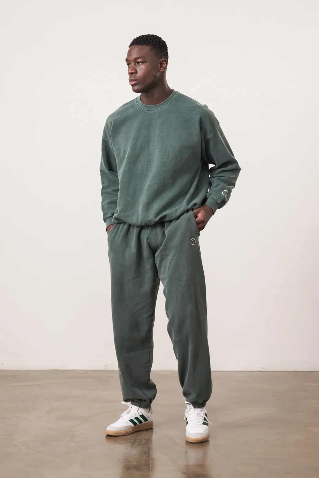 Essentials Vintage Washed Sweater - Forest