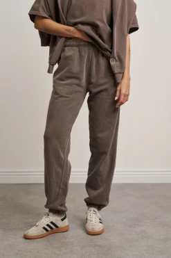 Essentials Vintage Washed 1/4 Zip Sweatshirt & Jogger Set - Cocoa